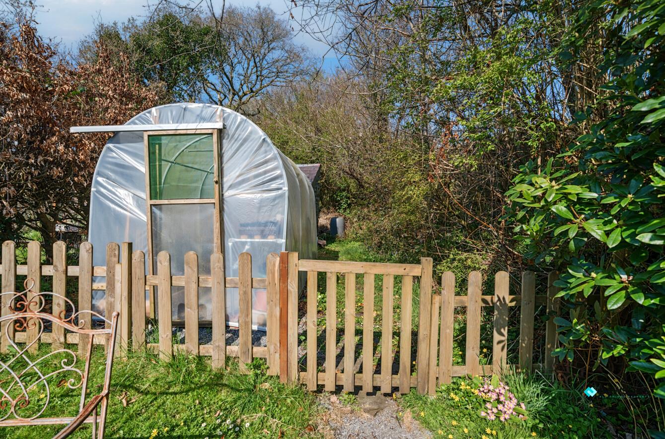 Clydach Cottages, Pontyates, Llanelli, SA15 5TL